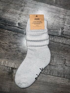 PINK Victoria's Secret Chunky Crew Socks — Light Gray